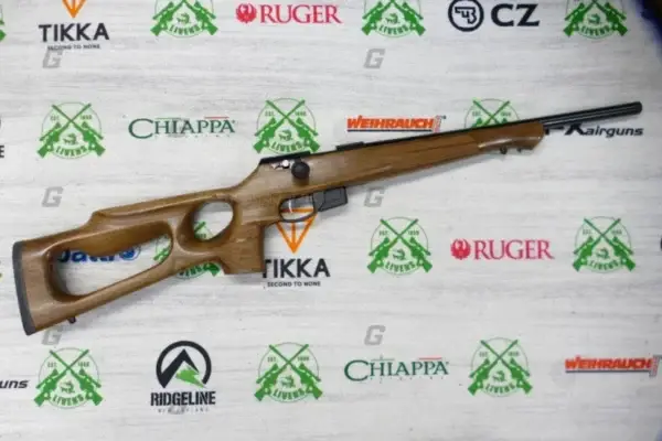 Anschutz .17 HMR 1761 thumbhole